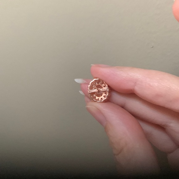 Gorgeous Rose gold over 925 silver w zircon diamond pierced earring studs - Picture 2 of 4